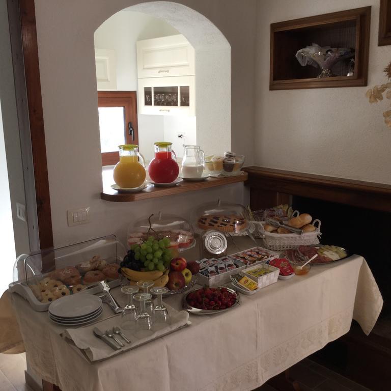 Il Giardino Di Daniela Bed & Breakfast San Teodoro  Dış mekan fotoğraf