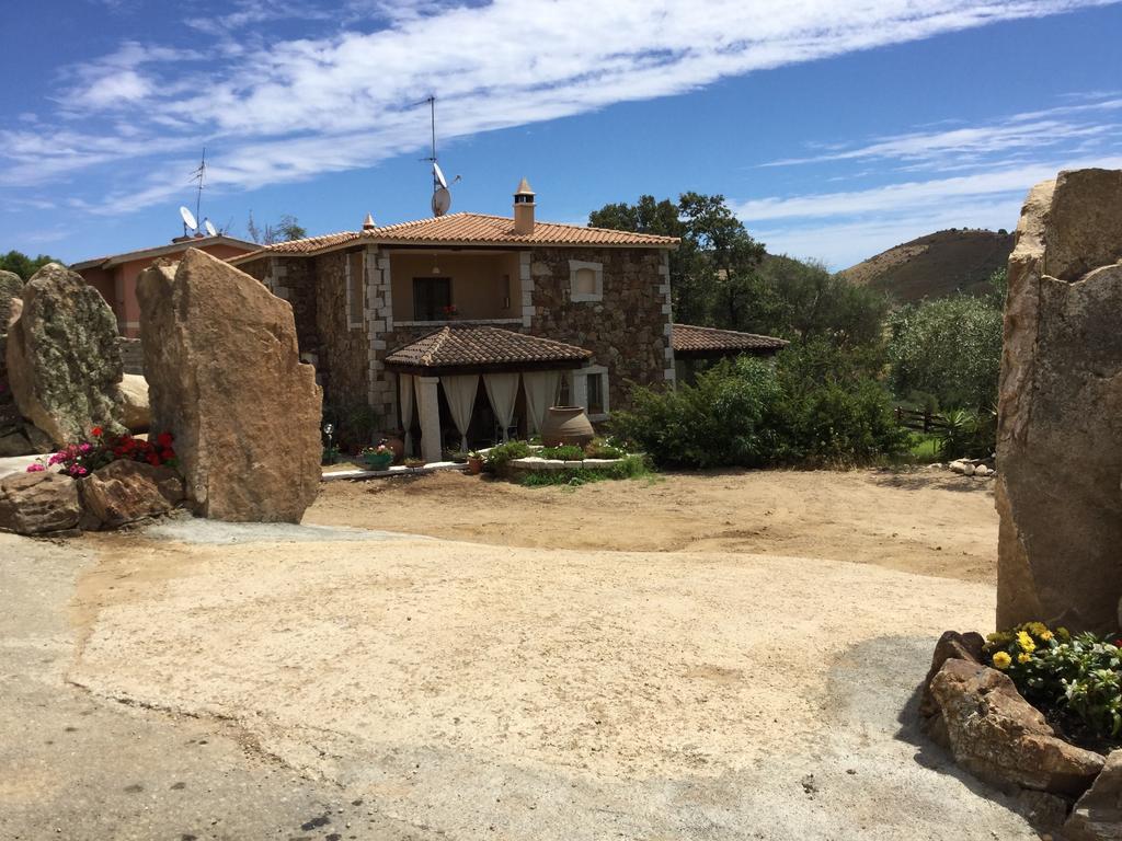 Il Giardino Di Daniela Bed & Breakfast San Teodoro  Dış mekan fotoğraf
